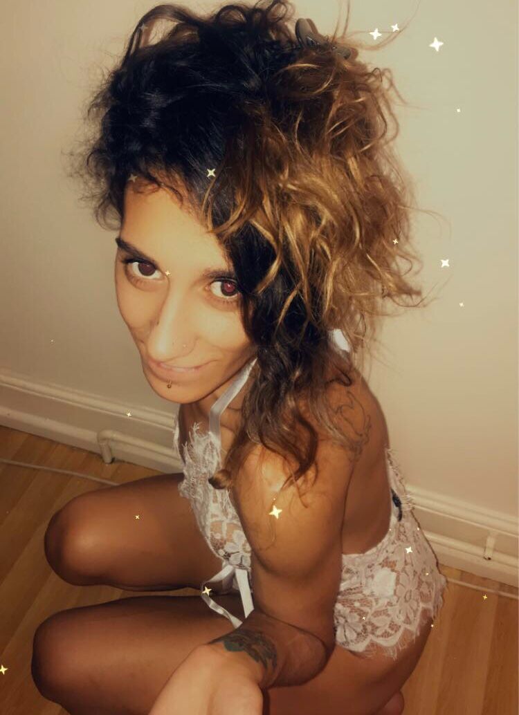 https://cdn.adultwork.com/gallery/G12/8996204.jpg