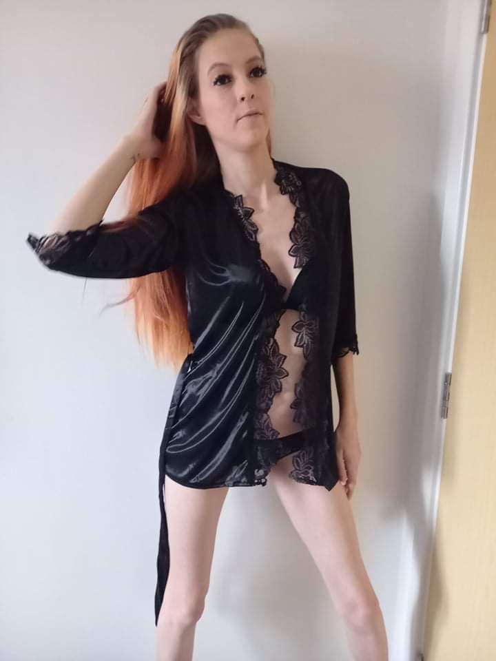 https://cdn.adultwork.com/gallery/G12/8996556.jpg