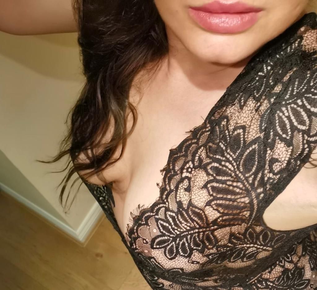 https://cdn.adultwork.com/gallery/G12/9002009.jpg