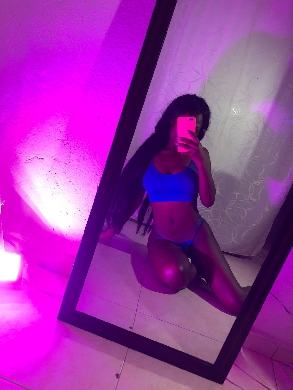 https://cdn.adultwork.com/gallery/G12/9008400.jpg