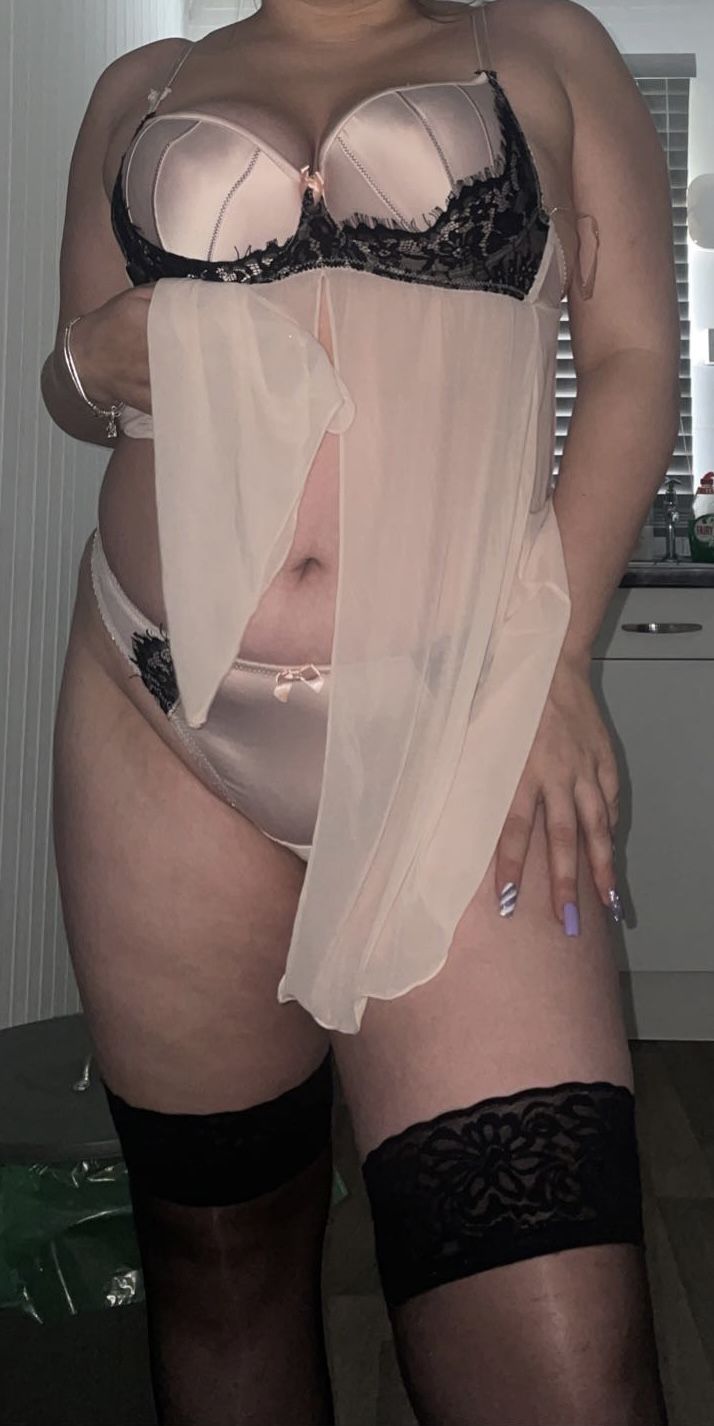 https://cdn.adultwork.com/gallery/G12/9008748.jpg