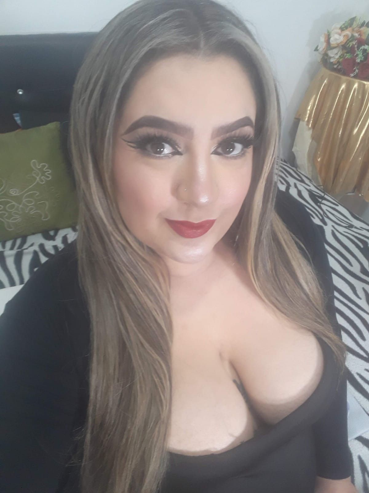 https://cdn.adultwork.com/gallery/G12/9010094.jpg