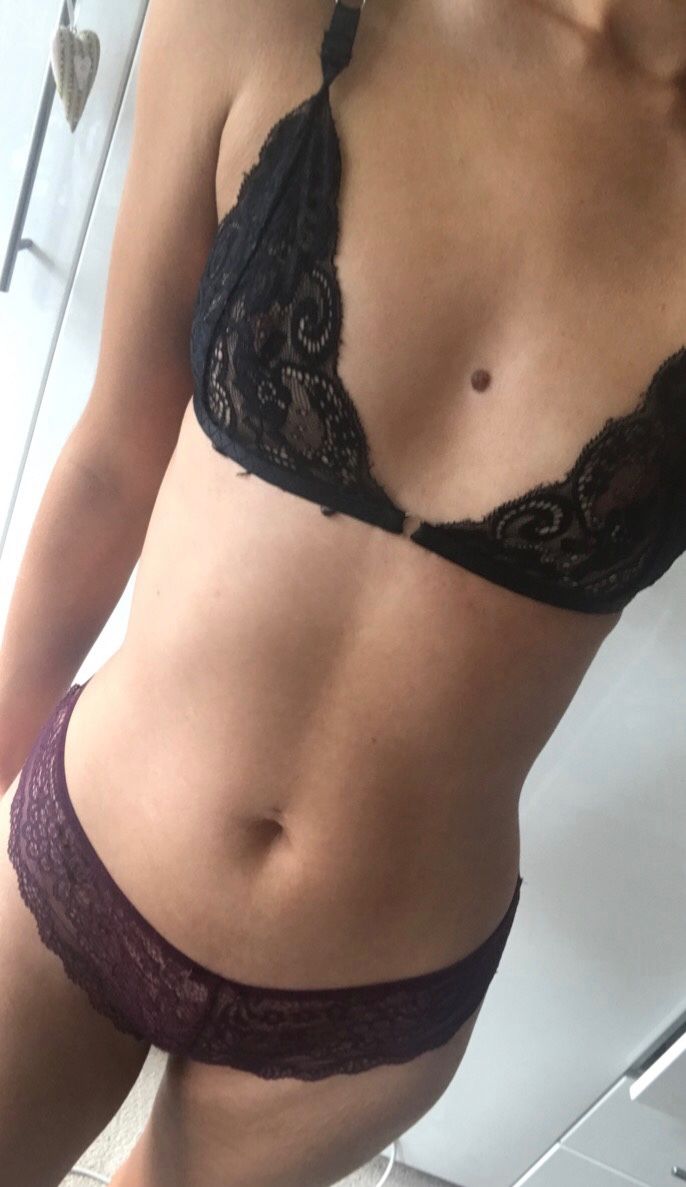 https://cdn.adultwork.com/gallery/G12/9015580.jpg