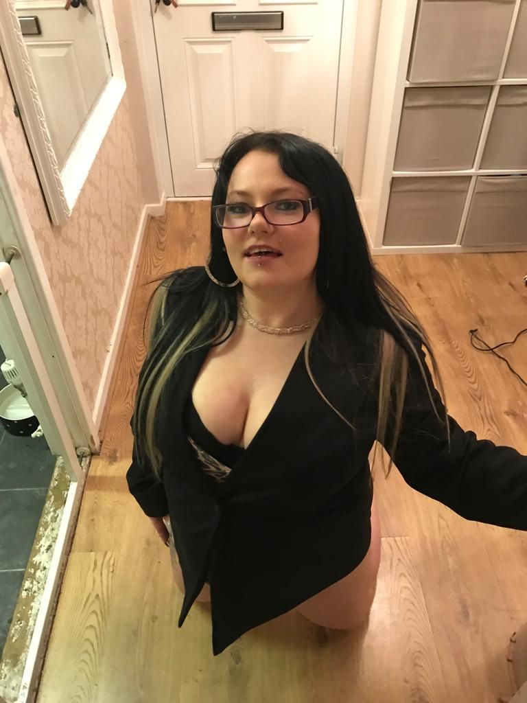 https://cdn.adultwork.com/gallery/G12/9020175.jpg