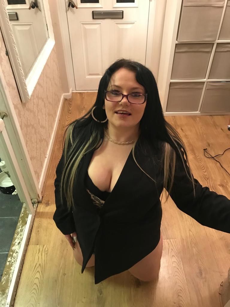 https://cdn.adultwork.com/gallery/G12/9020222.jpg