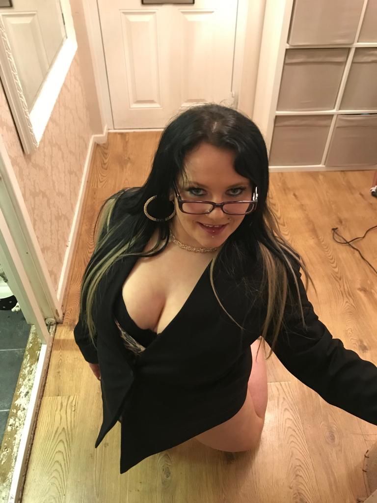 https://cdn.adultwork.com/gallery/G12/9020227.jpg