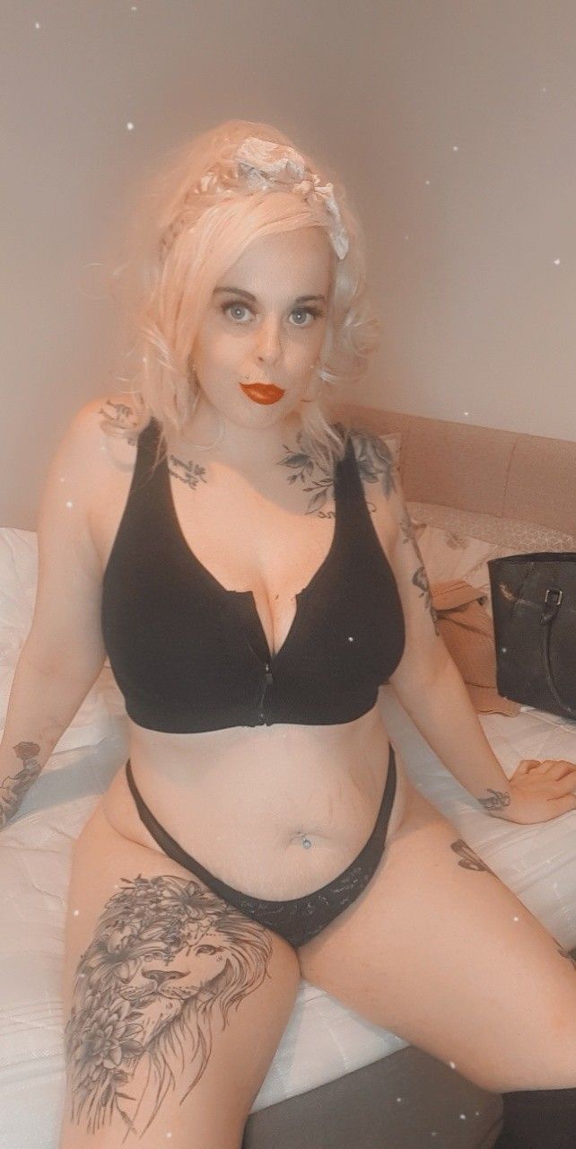 https://cdn.adultwork.com/gallery/G12/9022035.jpg