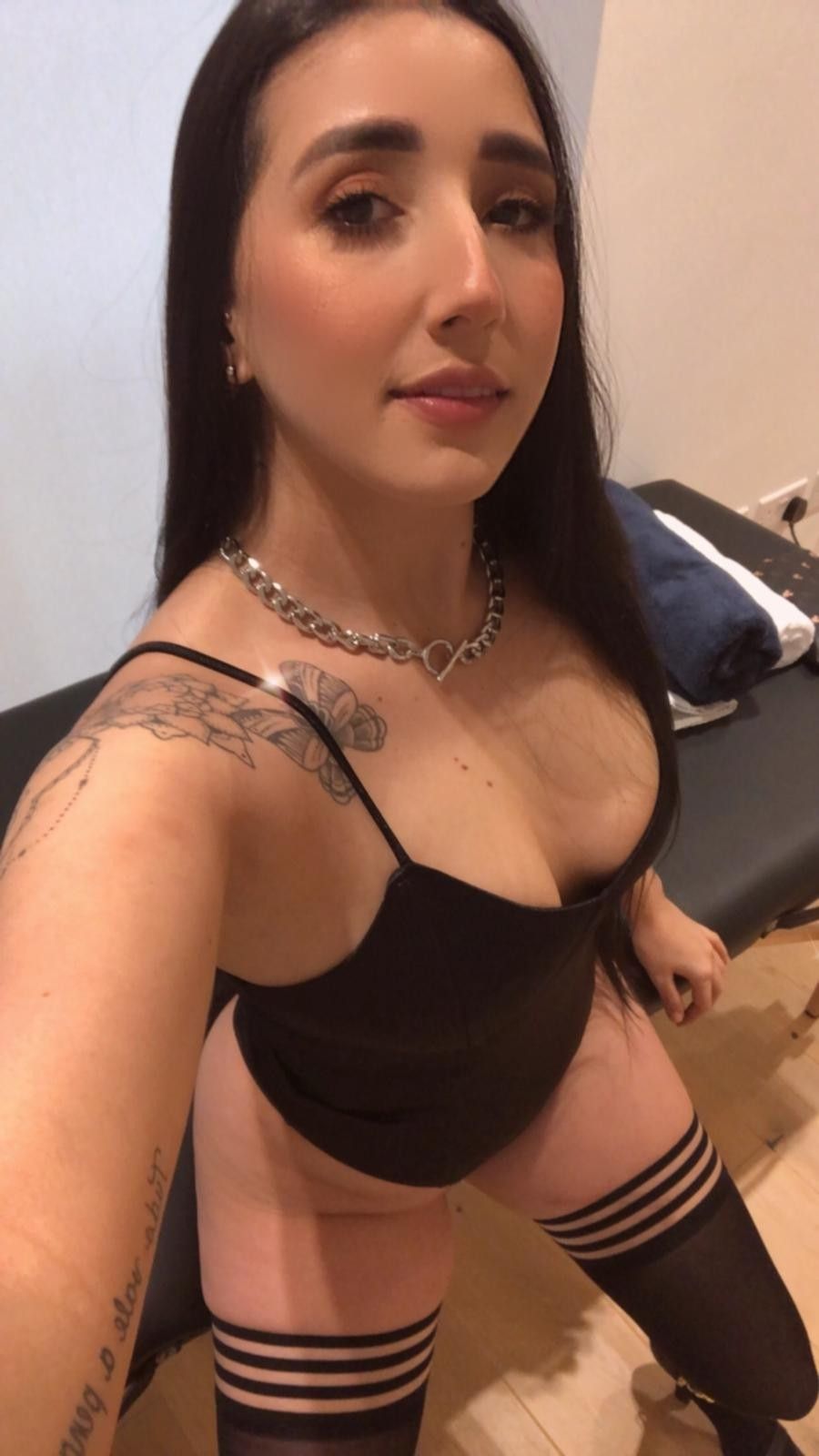 https://cdn.adultwork.com/gallery/G12/9027751.jpg