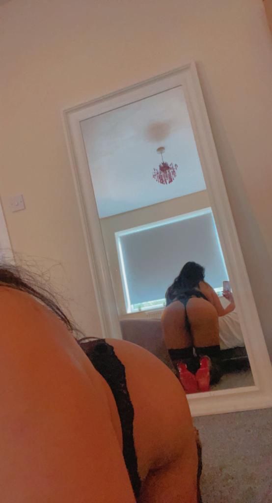 https://cdn.adultwork.com/gallery/G12/9038368.jpg