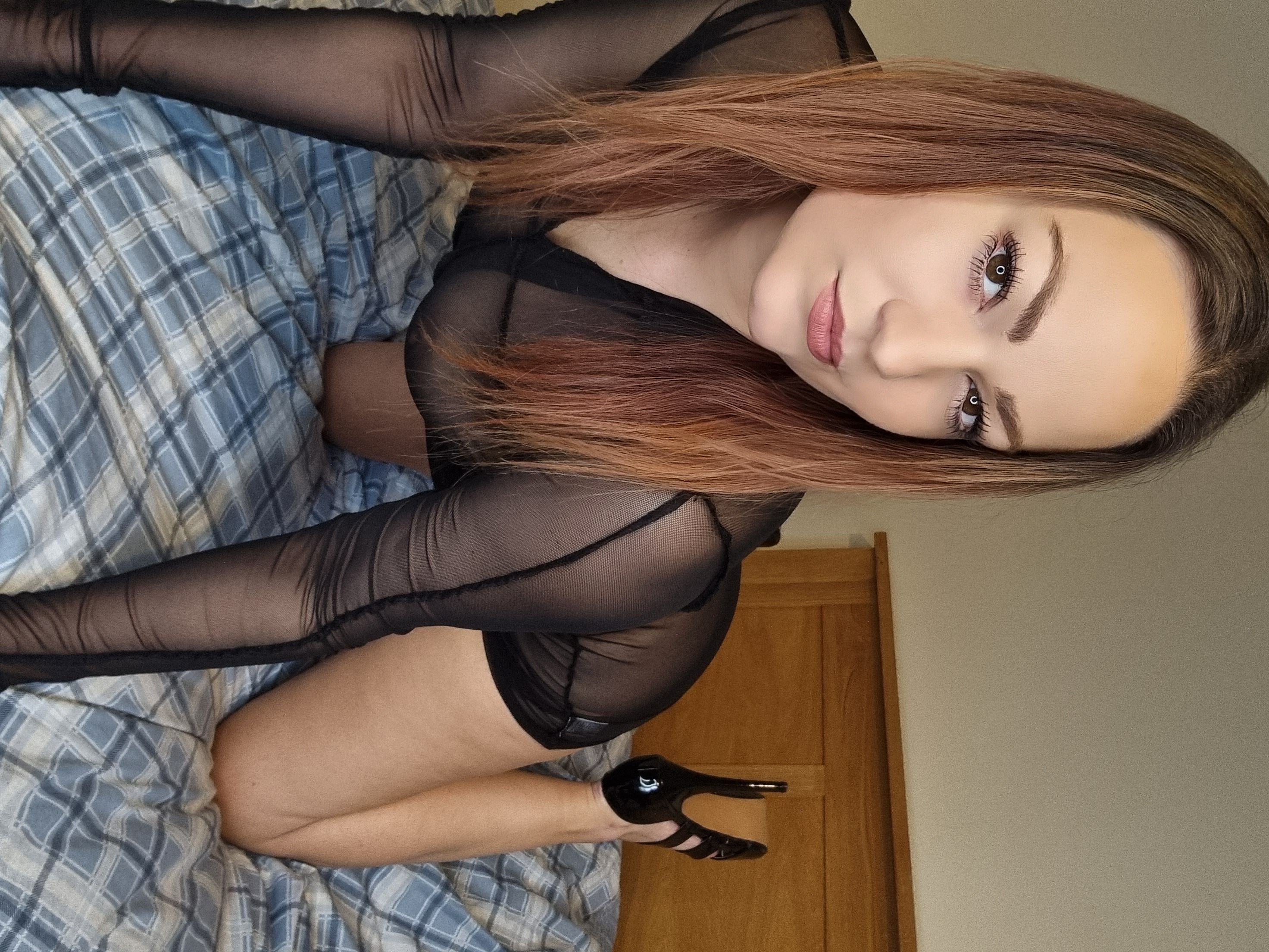 https://cdn.adultwork.com/gallery/G12/9042229.jpg