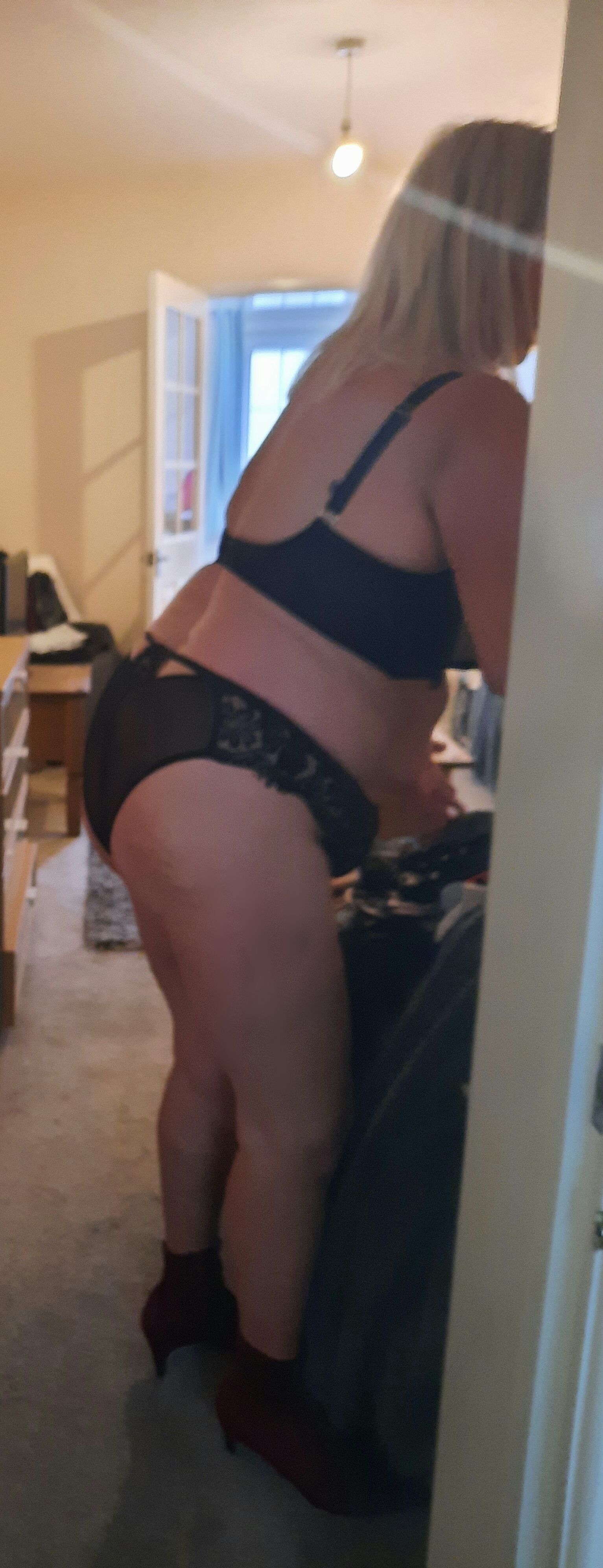 https://cdn.adultwork.com/gallery/G12/9044739.jpg