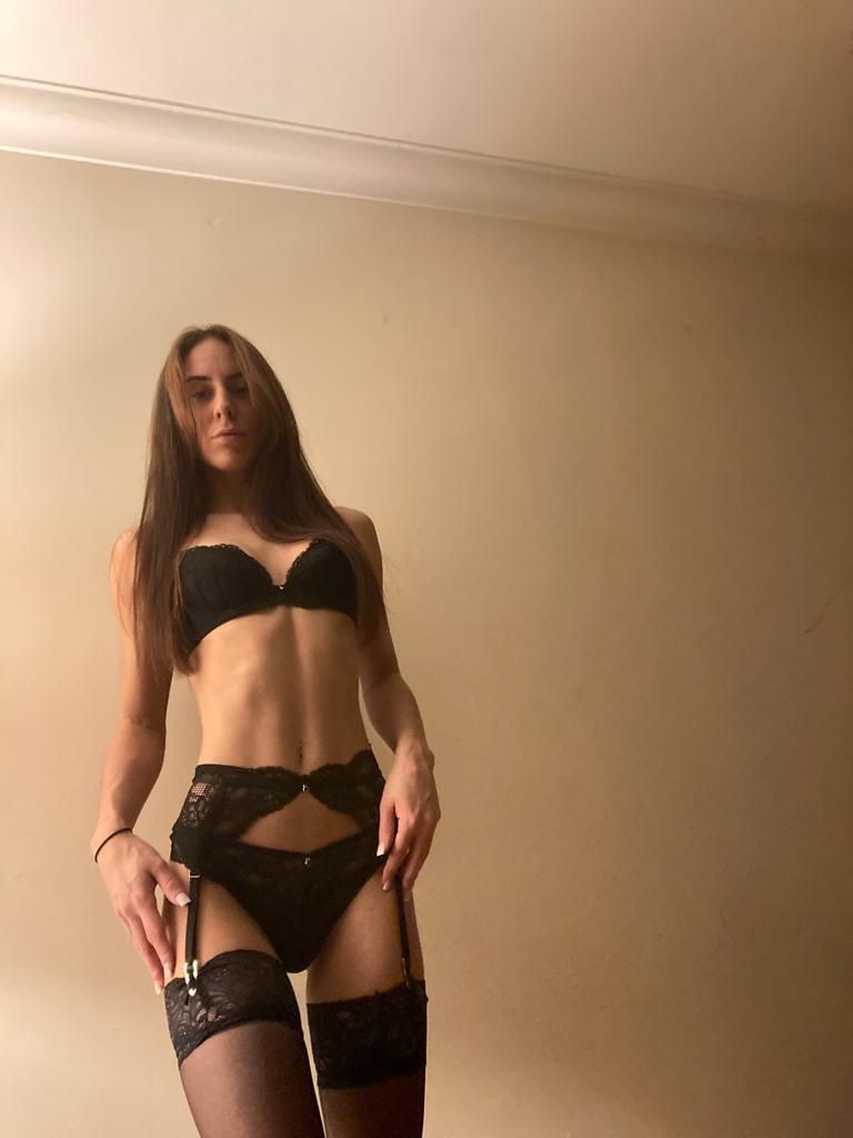 https://cdn.adultwork.com/gallery/G12/9044866.jpg