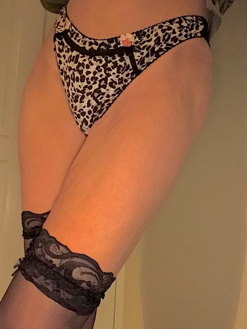 https://cdn.adultwork.com/gallery/G12/9044978.jpg