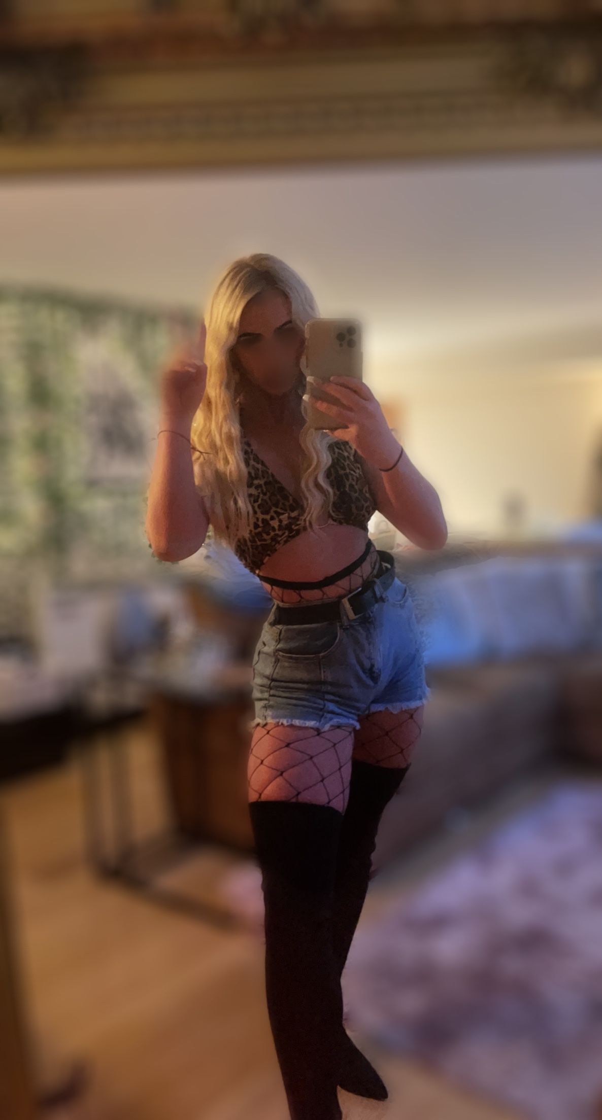 https://cdn.adultwork.com/gallery/G12/9054042.jpg