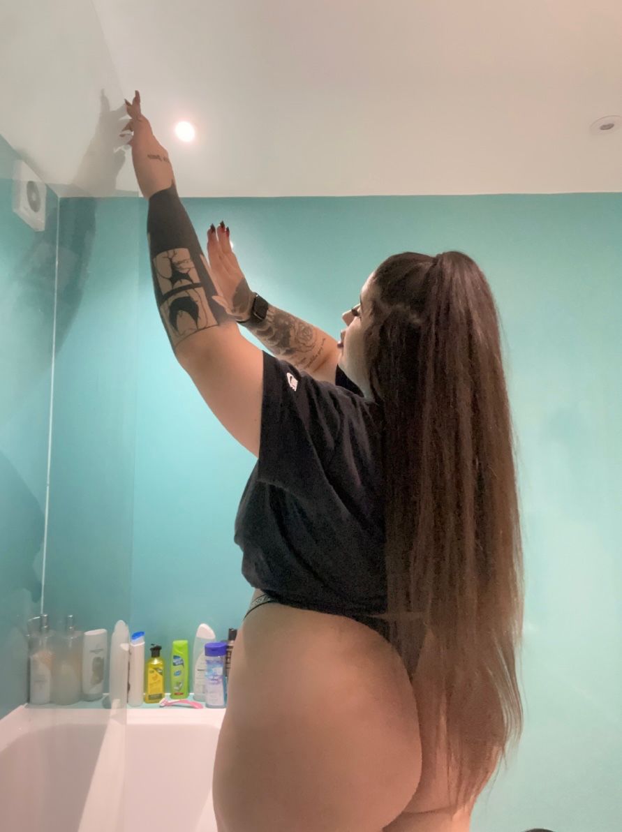 https://cdn.adultwork.com/gallery/G12/9055184.jpg