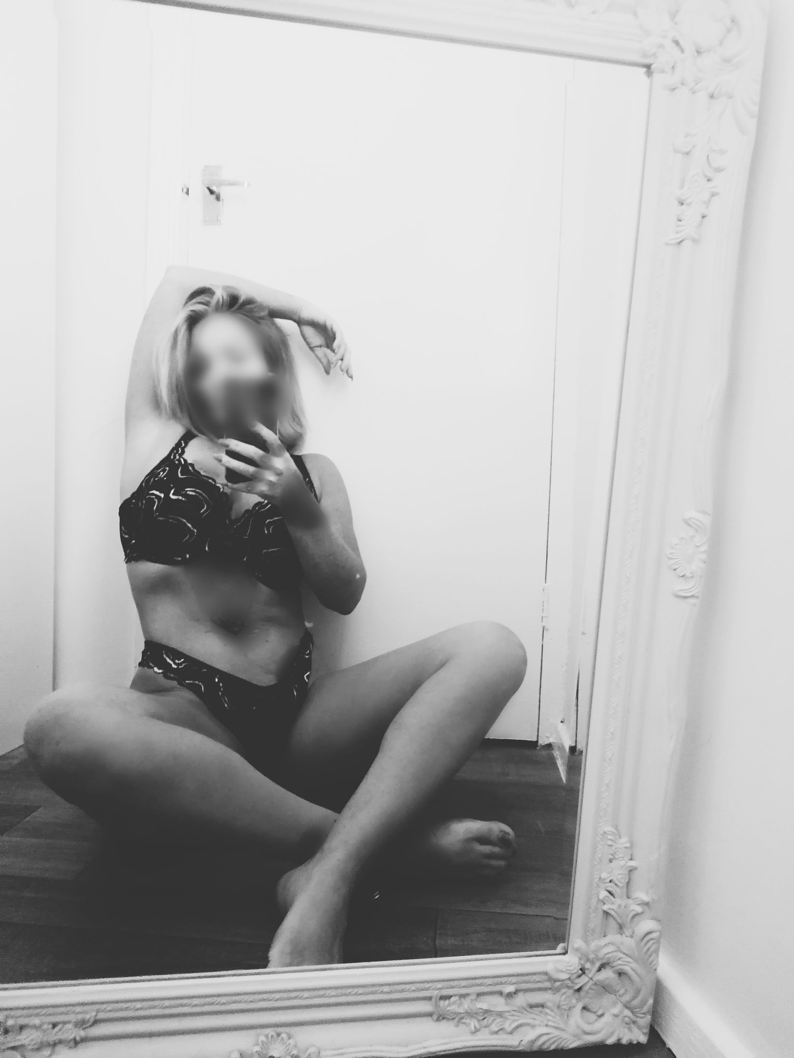 https://cdn.adultwork.com/gallery/G12/9055463.jpg