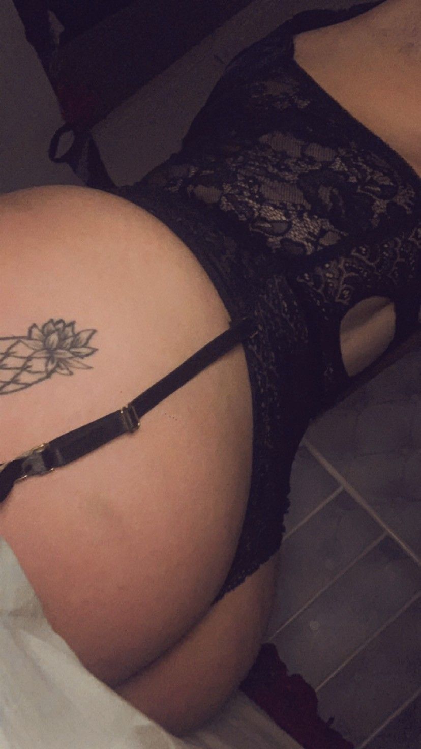 https://cdn.adultwork.com/gallery/G12/9055635.jpg