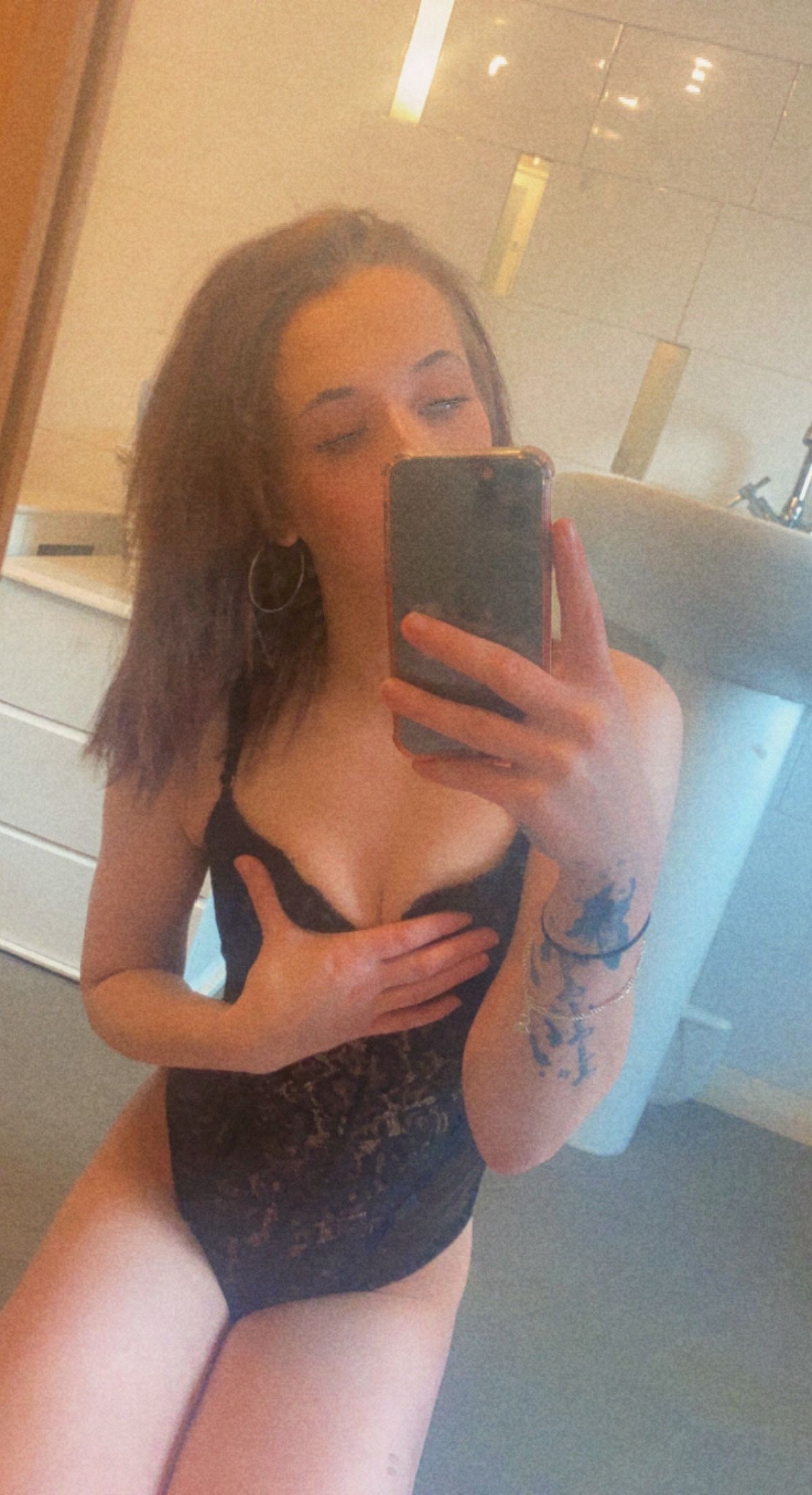 https://cdn.adultwork.com/gallery/G12/9057412.jpg