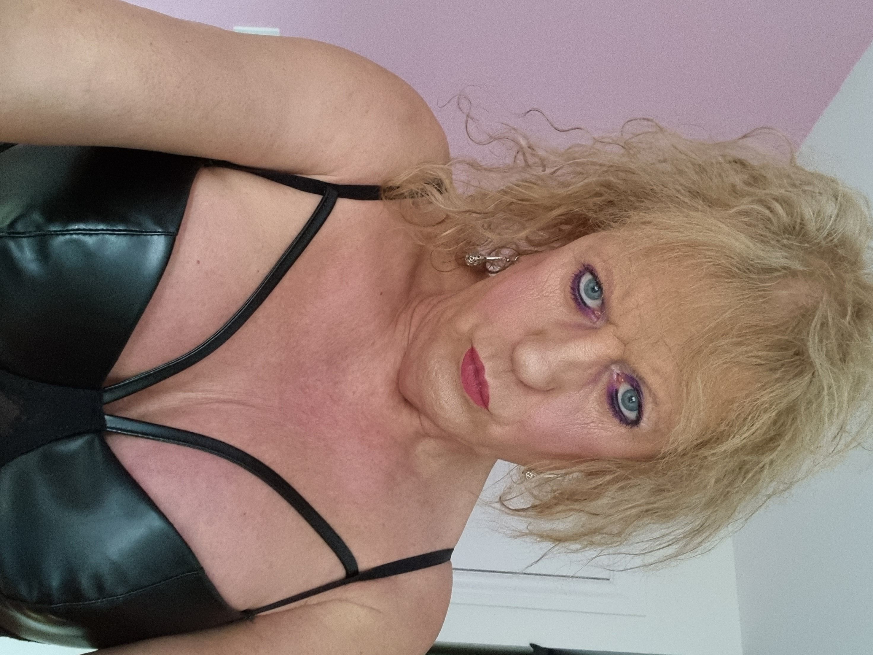 https://cdn.adultwork.com/gallery/G12/9057848.jpg