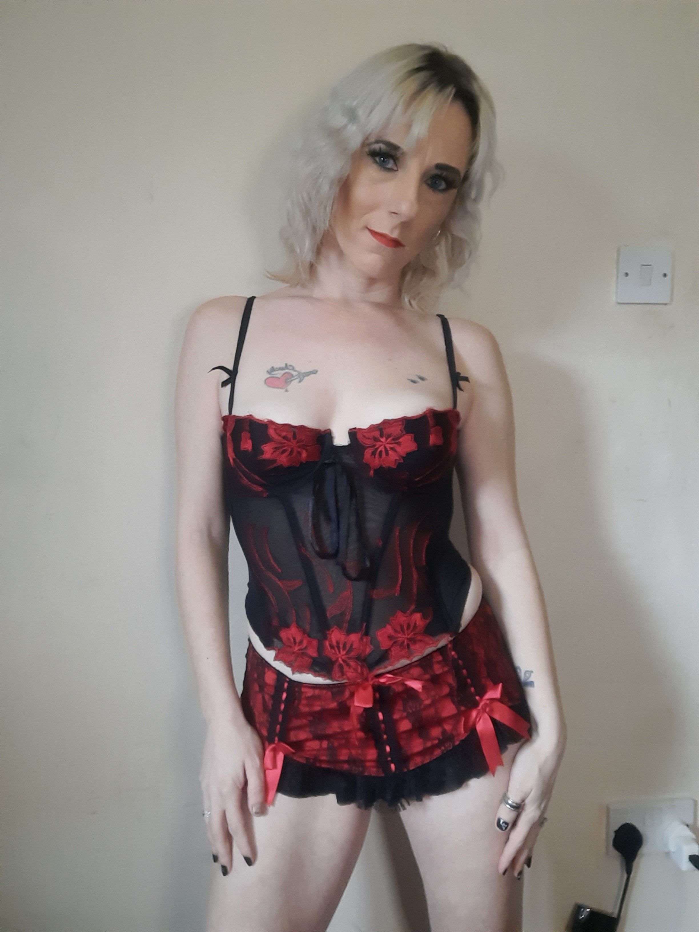 https://cdn.adultwork.com/gallery/G12/9058135.jpg