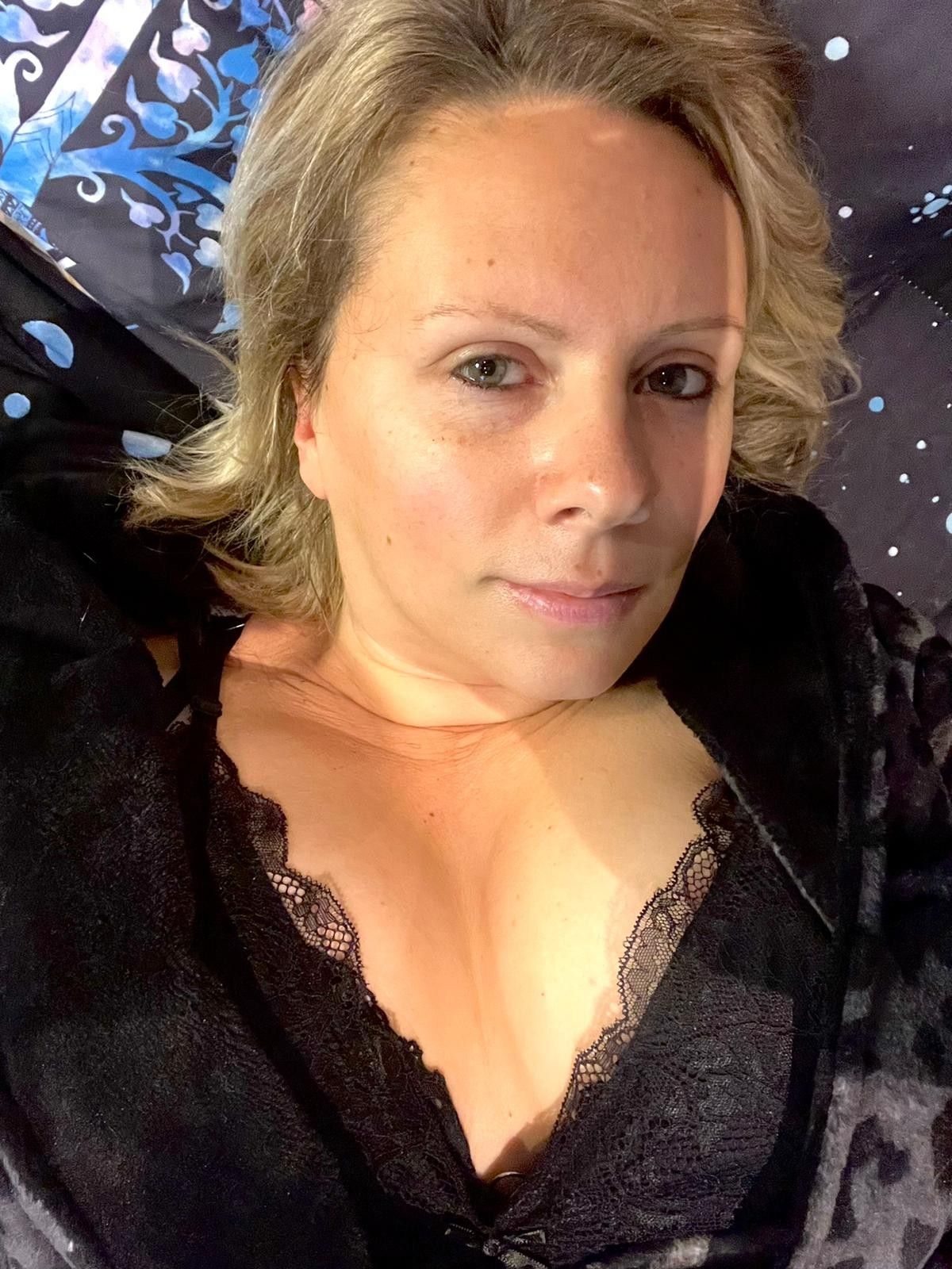 https://cdn.adultwork.com/gallery/G12/9059531.jpg