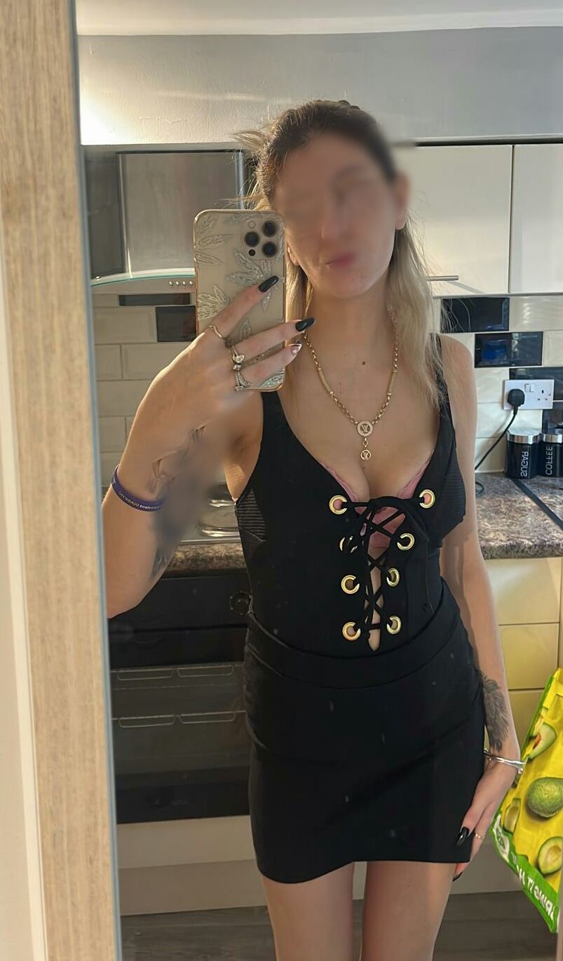 https://cdn.adultwork.com/gallery/G12/9059872.jpg