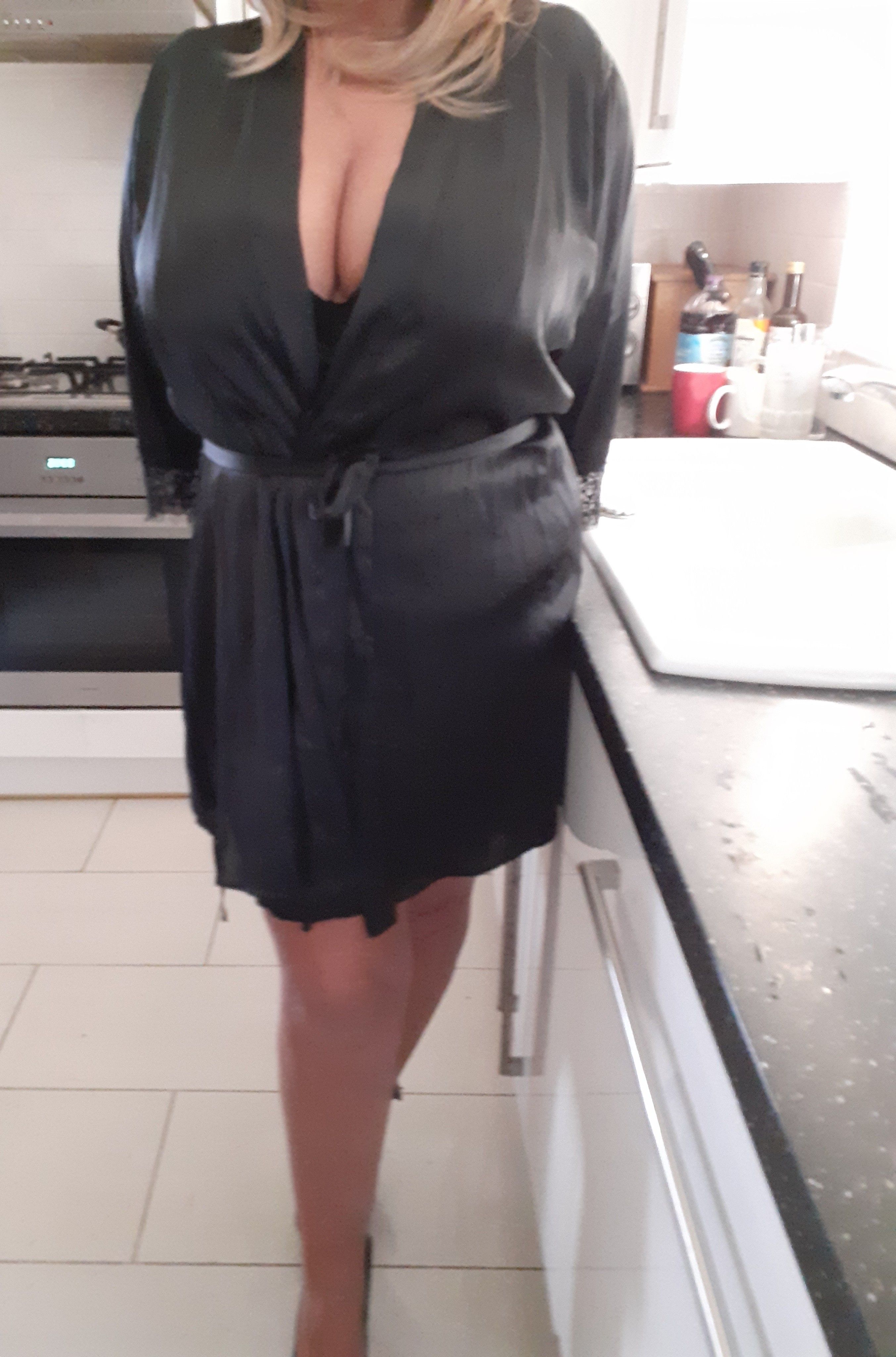 https://cdn.adultwork.com/gallery/G12/9060874.jpg