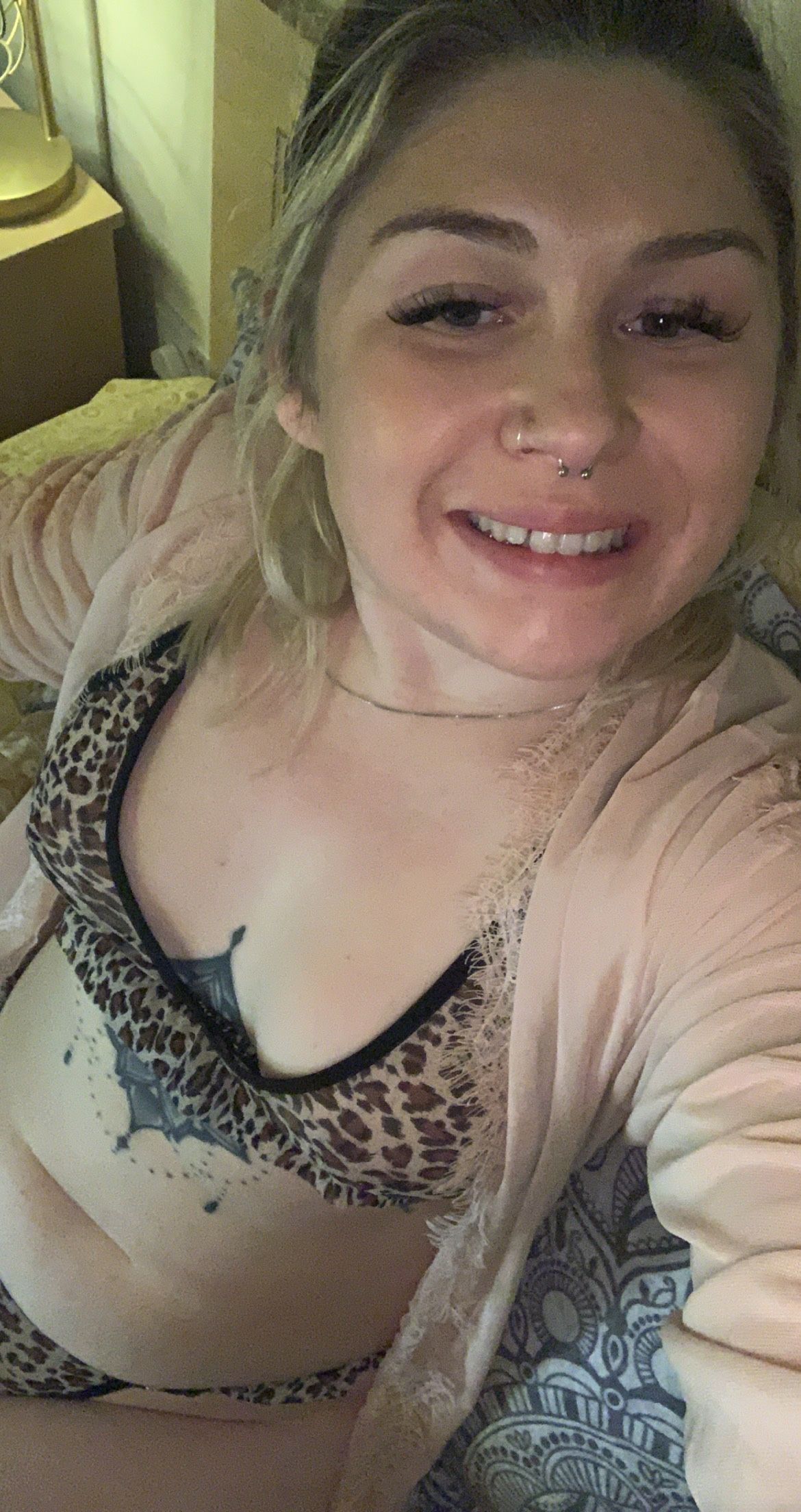 https://cdn.adultwork.com/gallery/G12/9061294.jpg