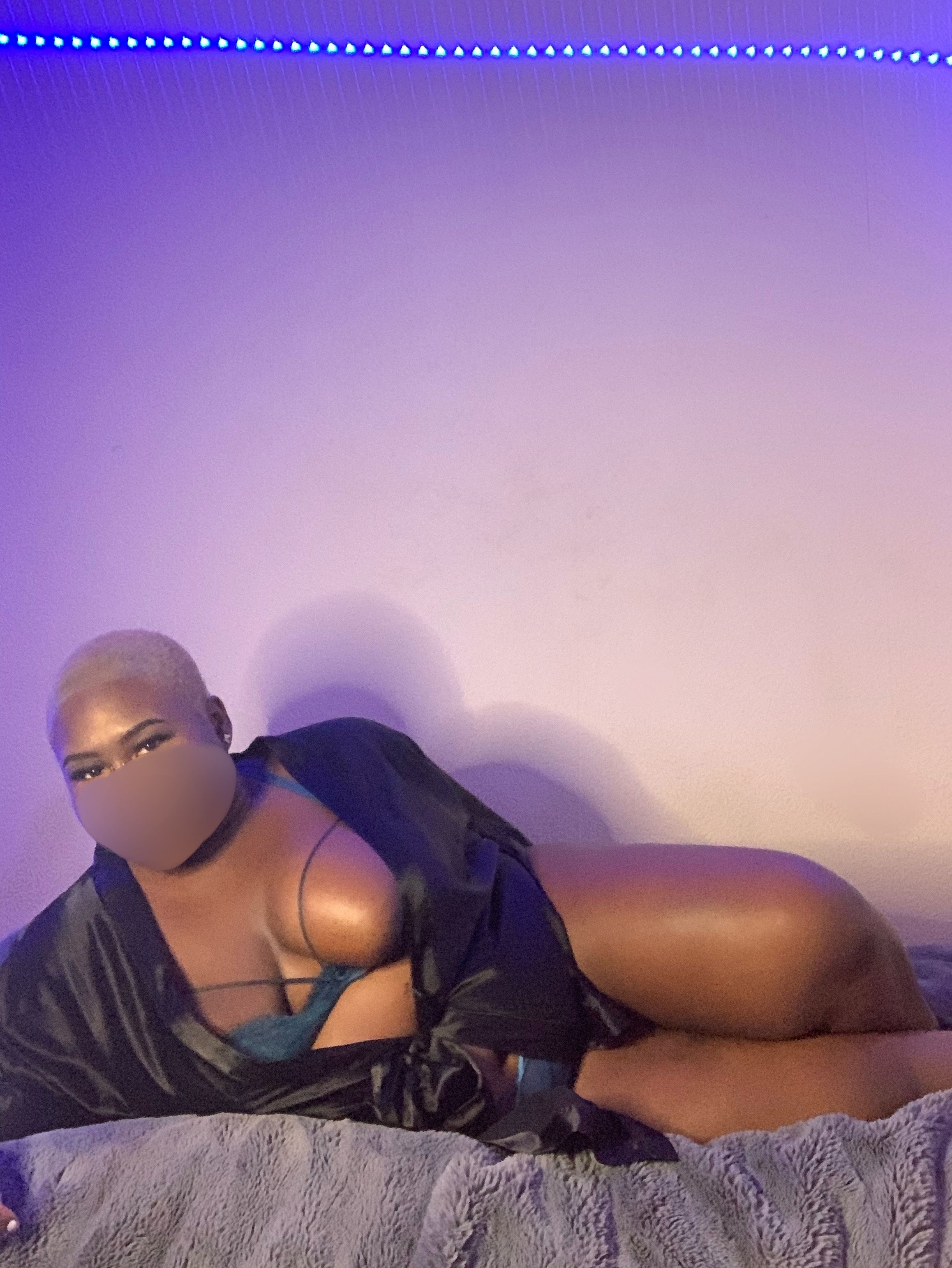 https://cdn.adultwork.com/gallery/G12/9061409.jpg