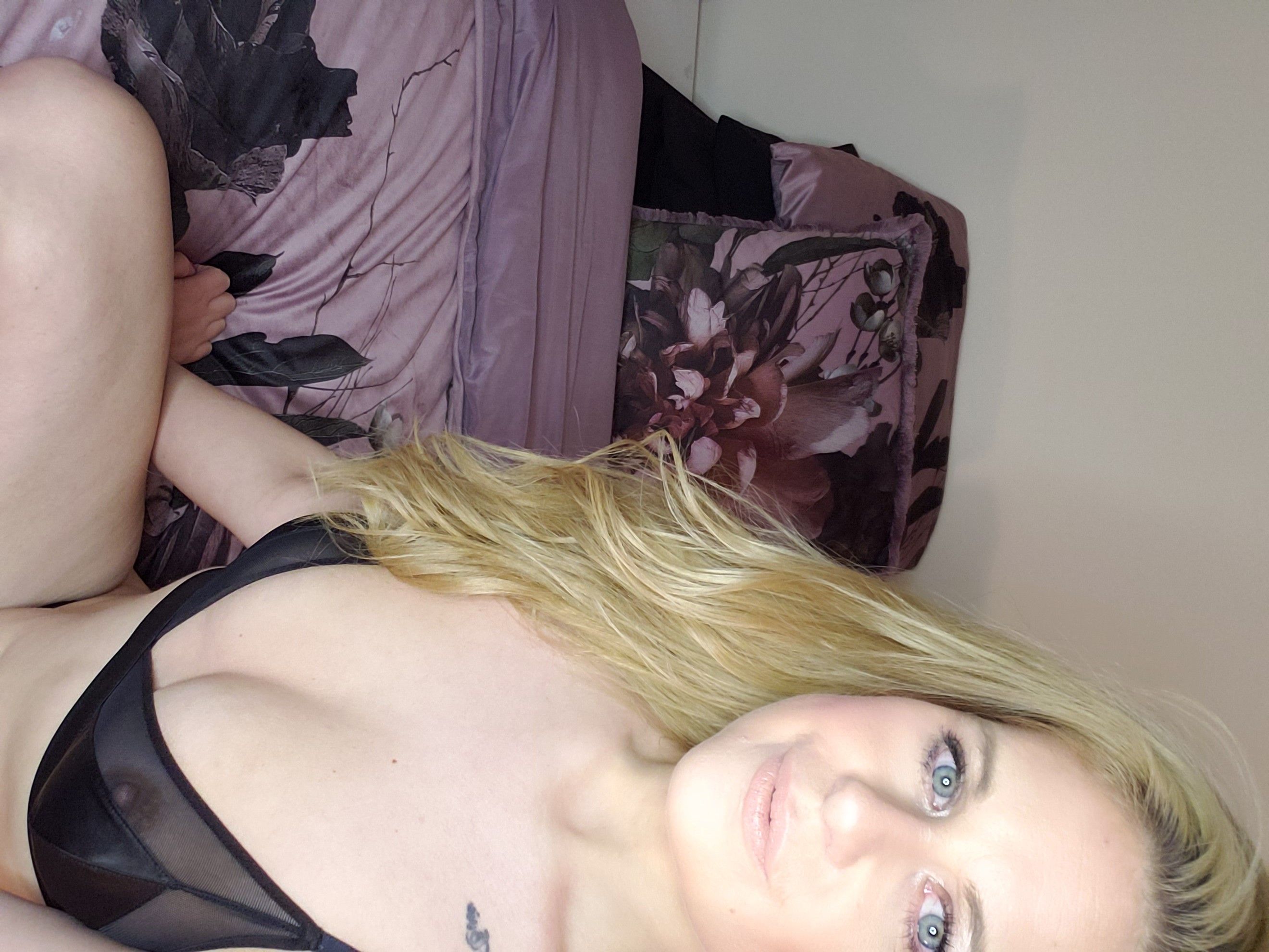 https://cdn.adultwork.com/gallery/G12/9062774.jpg