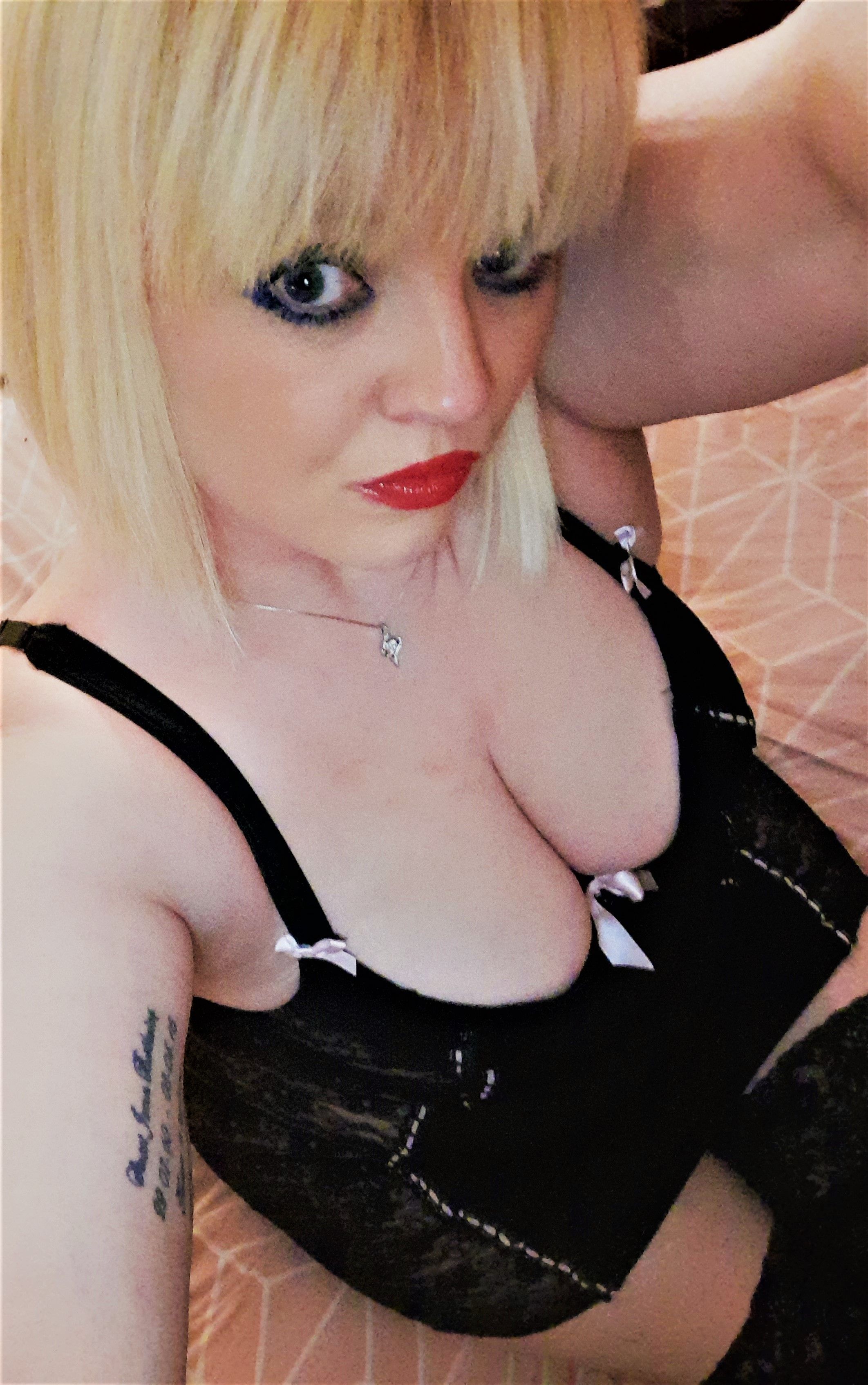 https://cdn.adultwork.com/gallery/G12/9063817.jpg