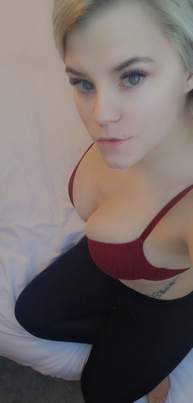 https://cdn.adultwork.com/gallery/G12/9064474.jpg