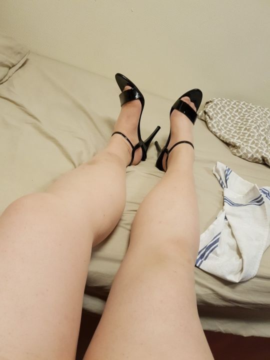 https://cdn.adultwork.com/gallery/G12/9064673.jpg