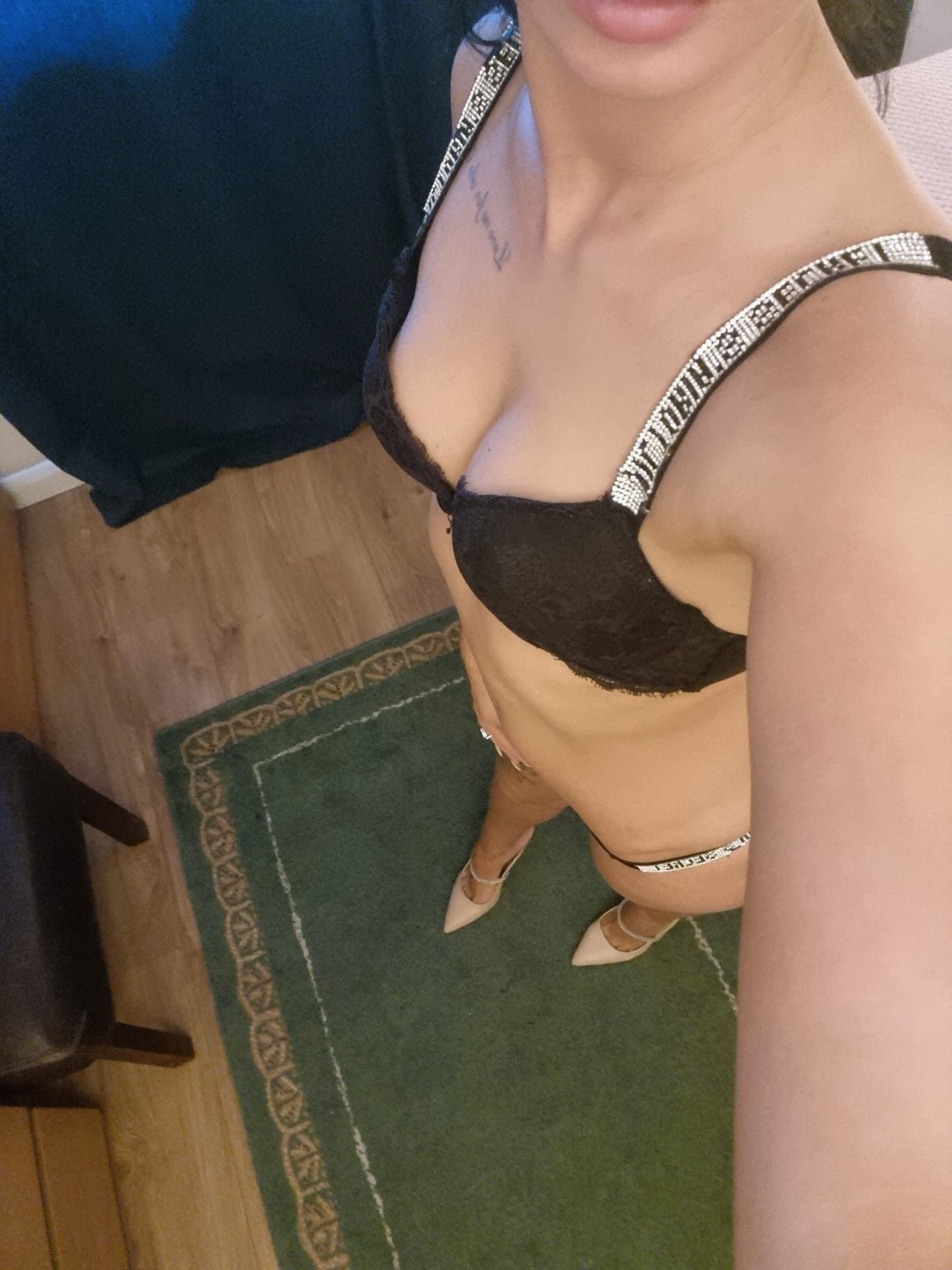 https://cdn.adultwork.com/gallery/G12/9064684.jpg