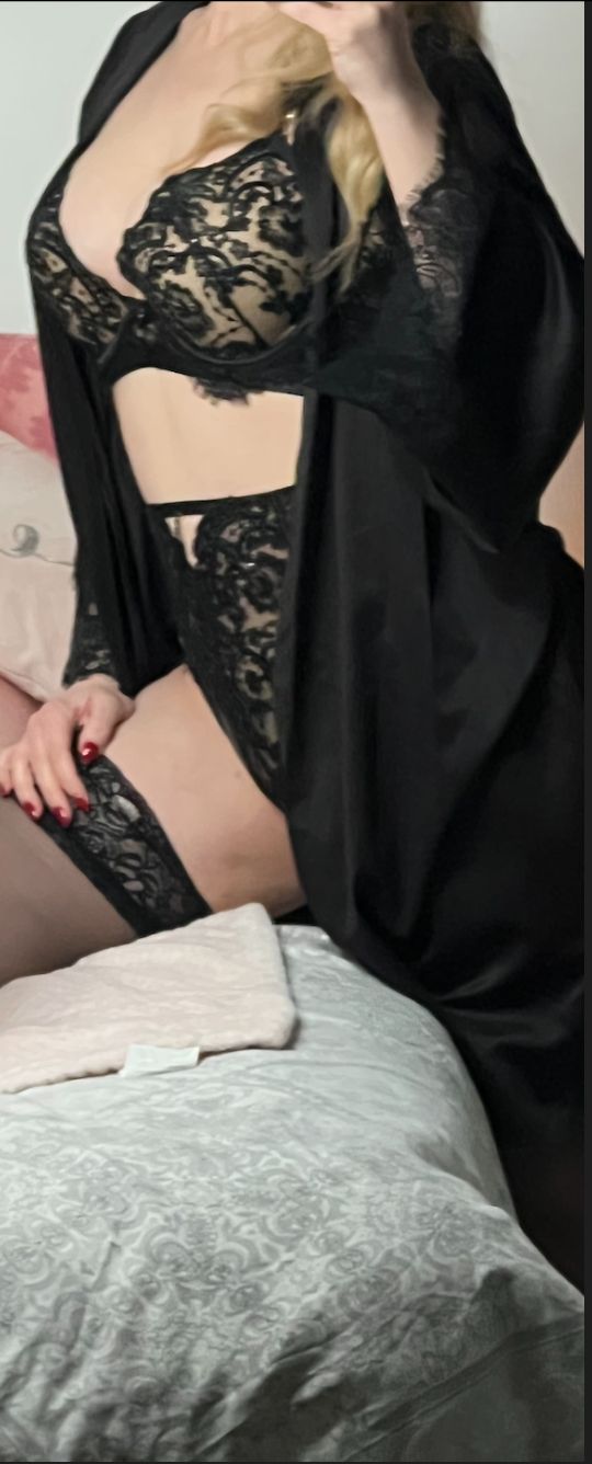 https://cdn.adultwork.com/gallery/G12/9065669.jpg