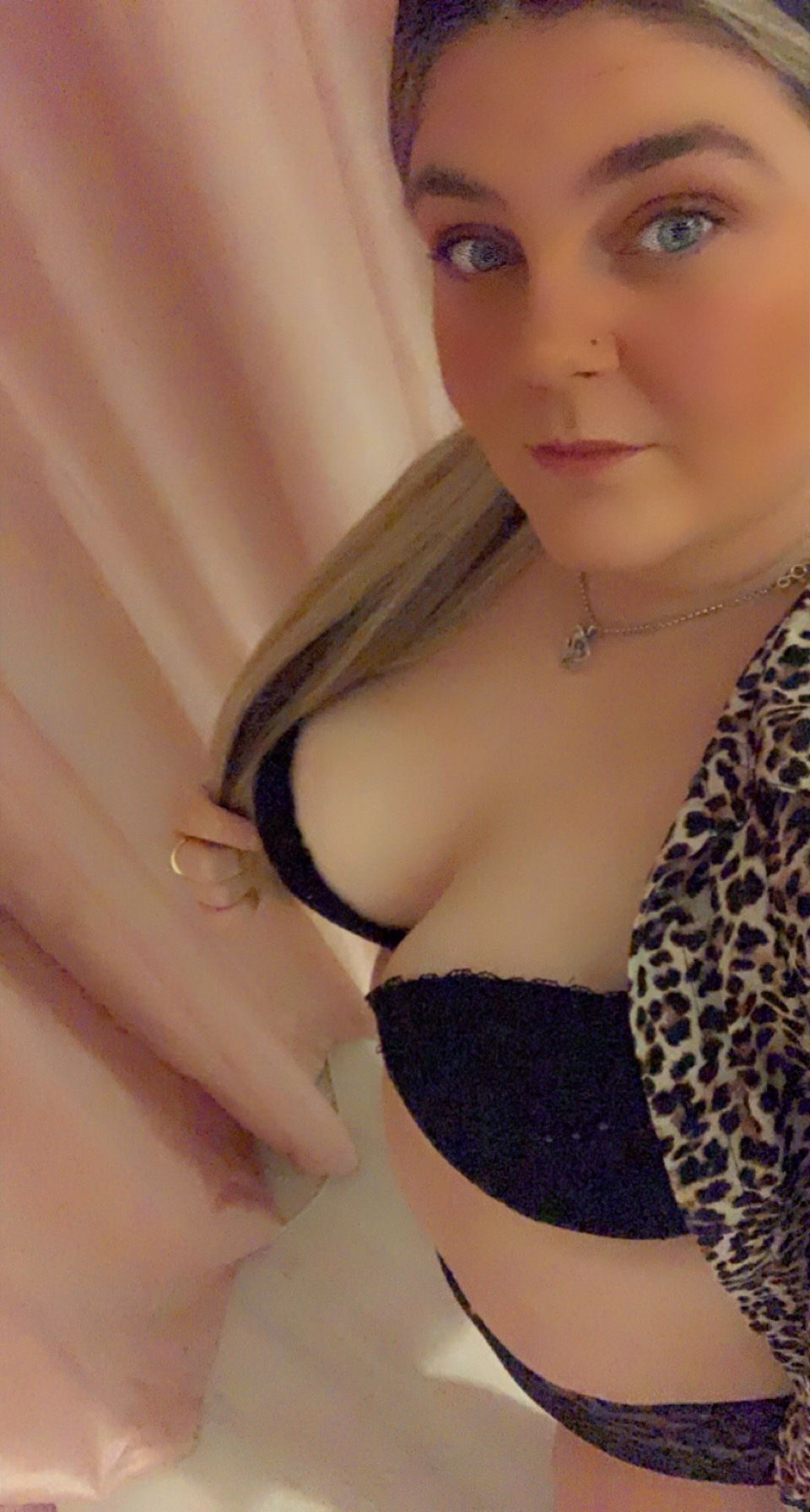 https://cdn.adultwork.com/gallery/G12/9065809.jpg