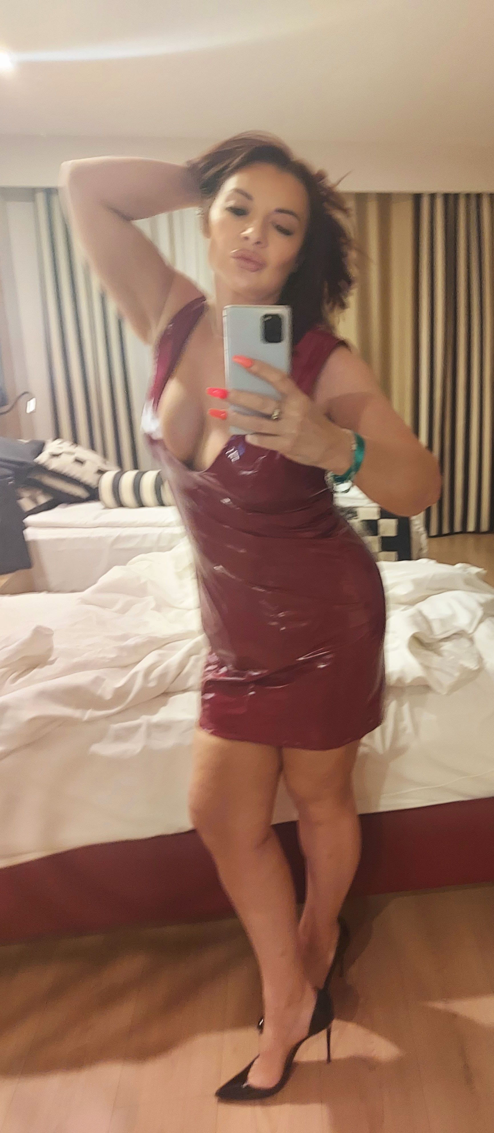 https://cdn.adultwork.com/gallery/G12/9067589.jpg