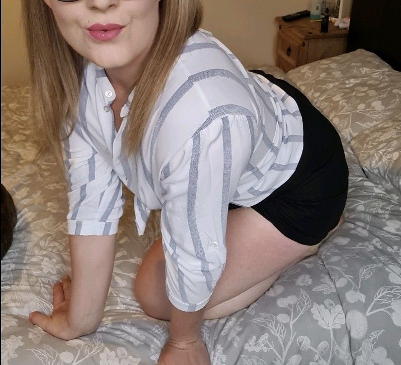 https://cdn.adultwork.com/gallery/G12/9067742.jpg