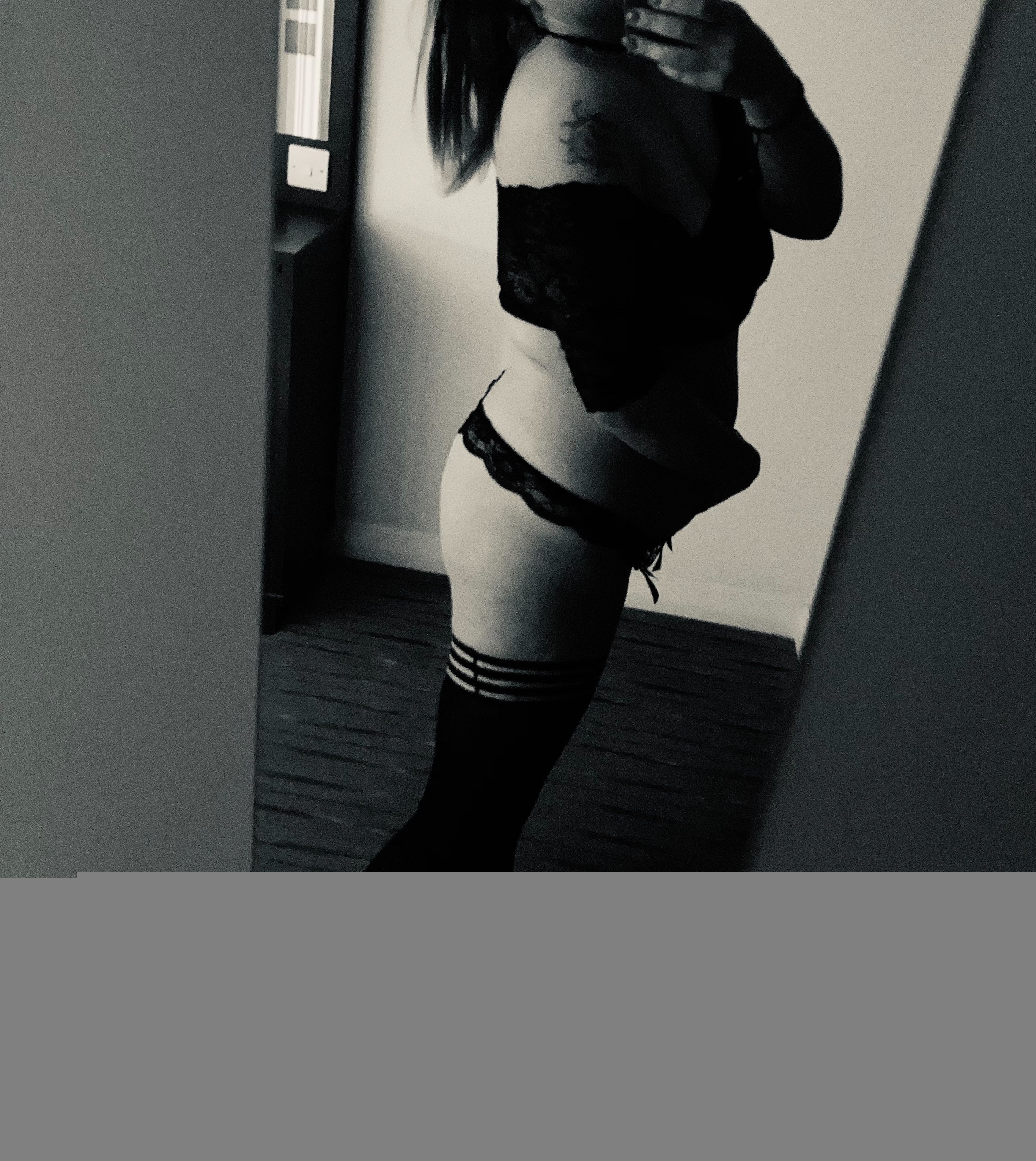 https://cdn.adultwork.com/gallery/G12/9068099.jpg