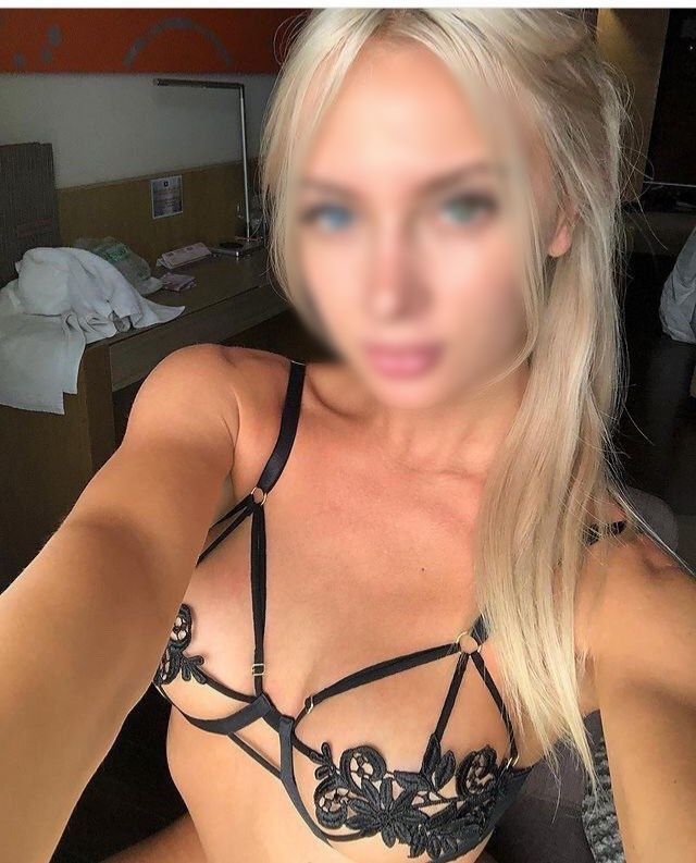 https://cdn.adultwork.com/gallery/G12/9070145.jpg