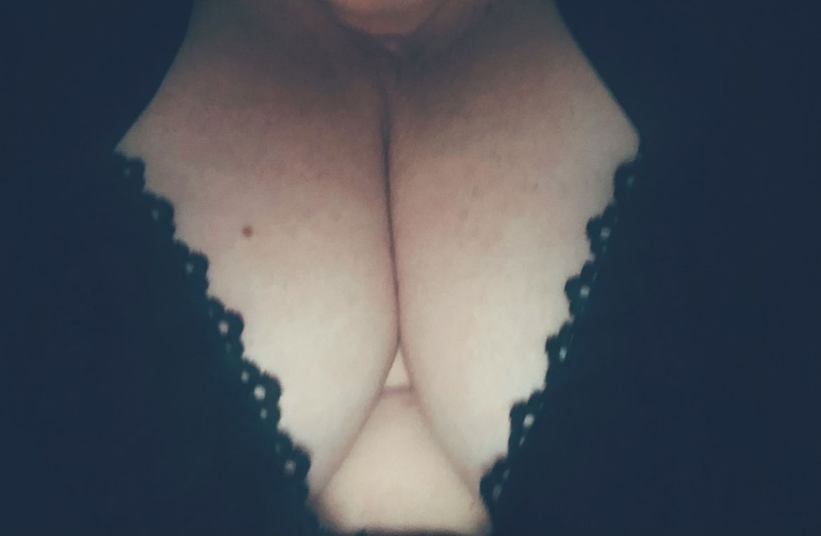 https://cdn.adultwork.com/gallery/G12/9070698.jpg