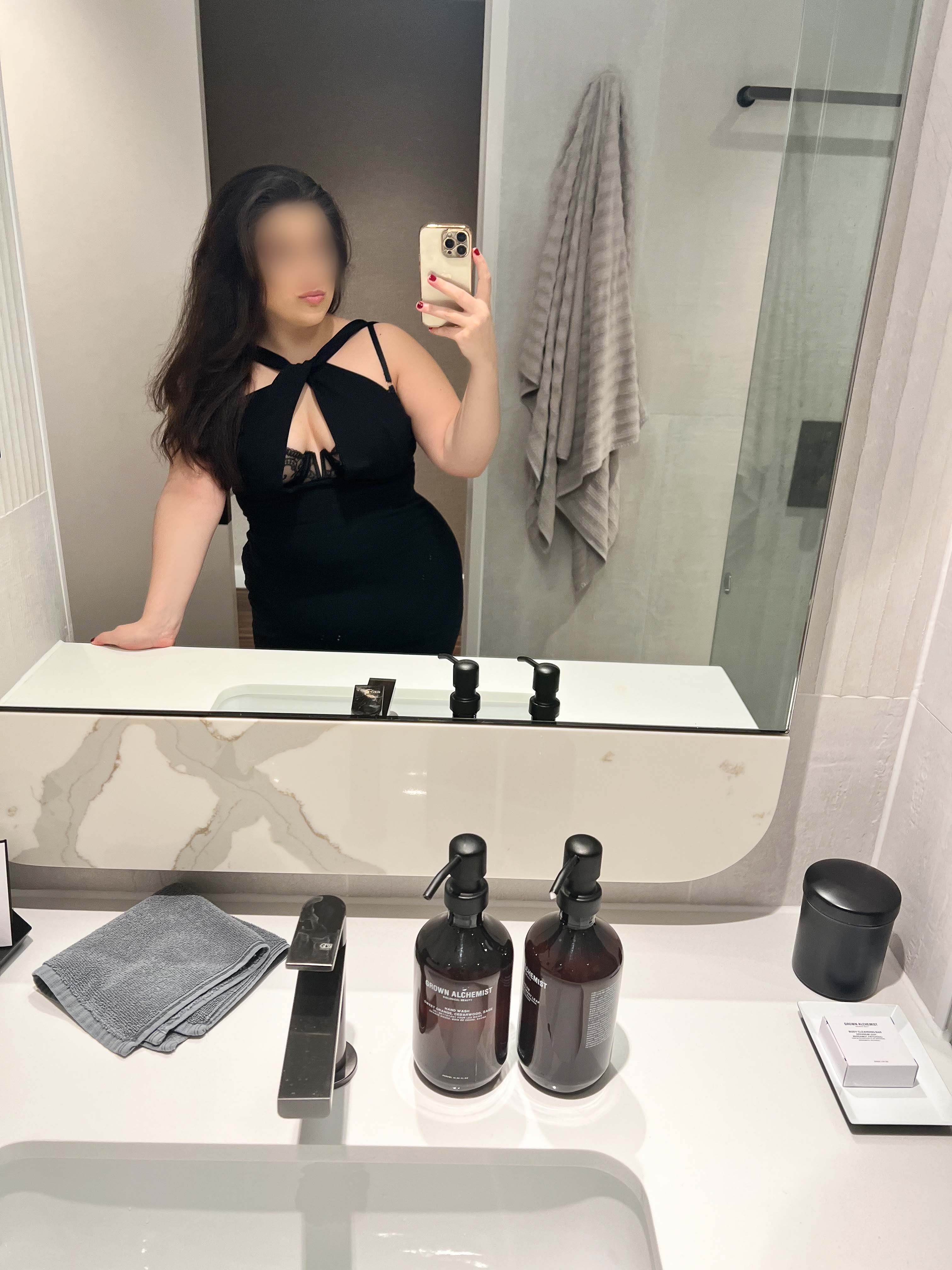 https://cdn.adultwork.com/gallery/G12/9072141.jpg