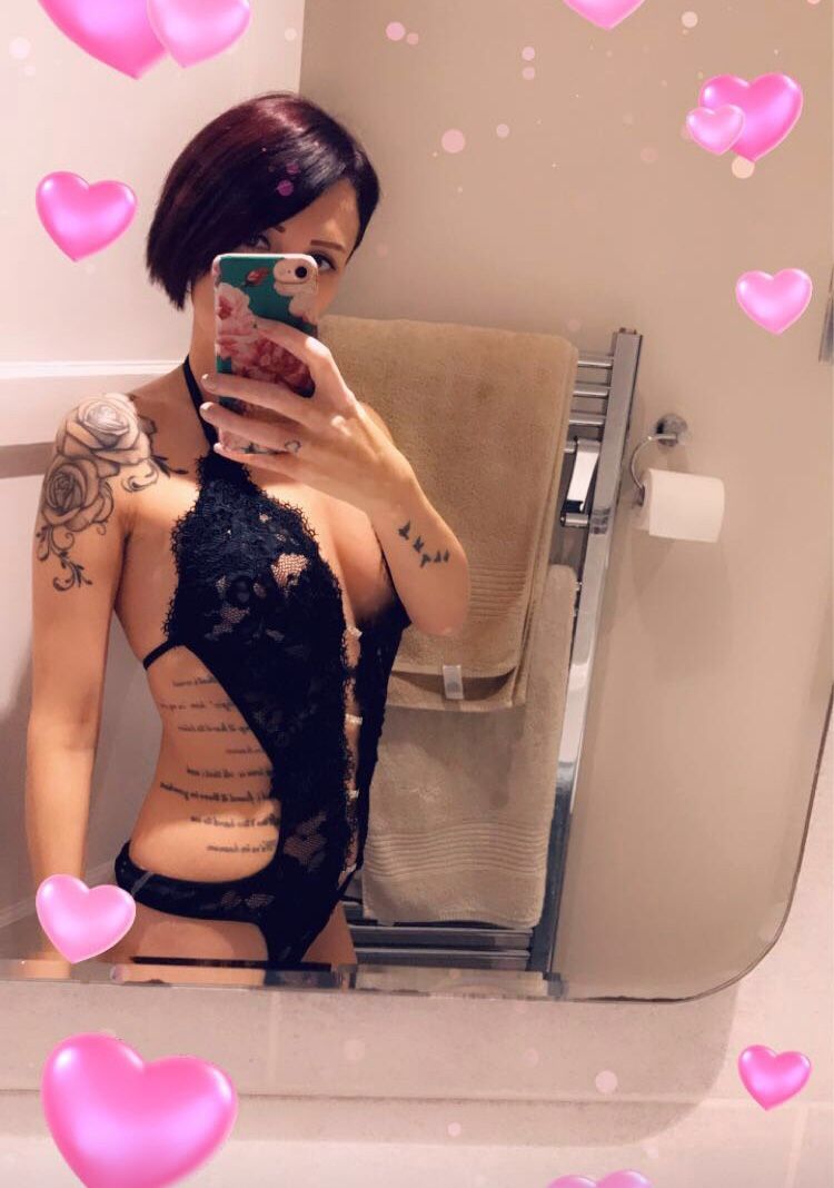 https://cdn.adultwork.com/gallery/G12/9072918.jpg