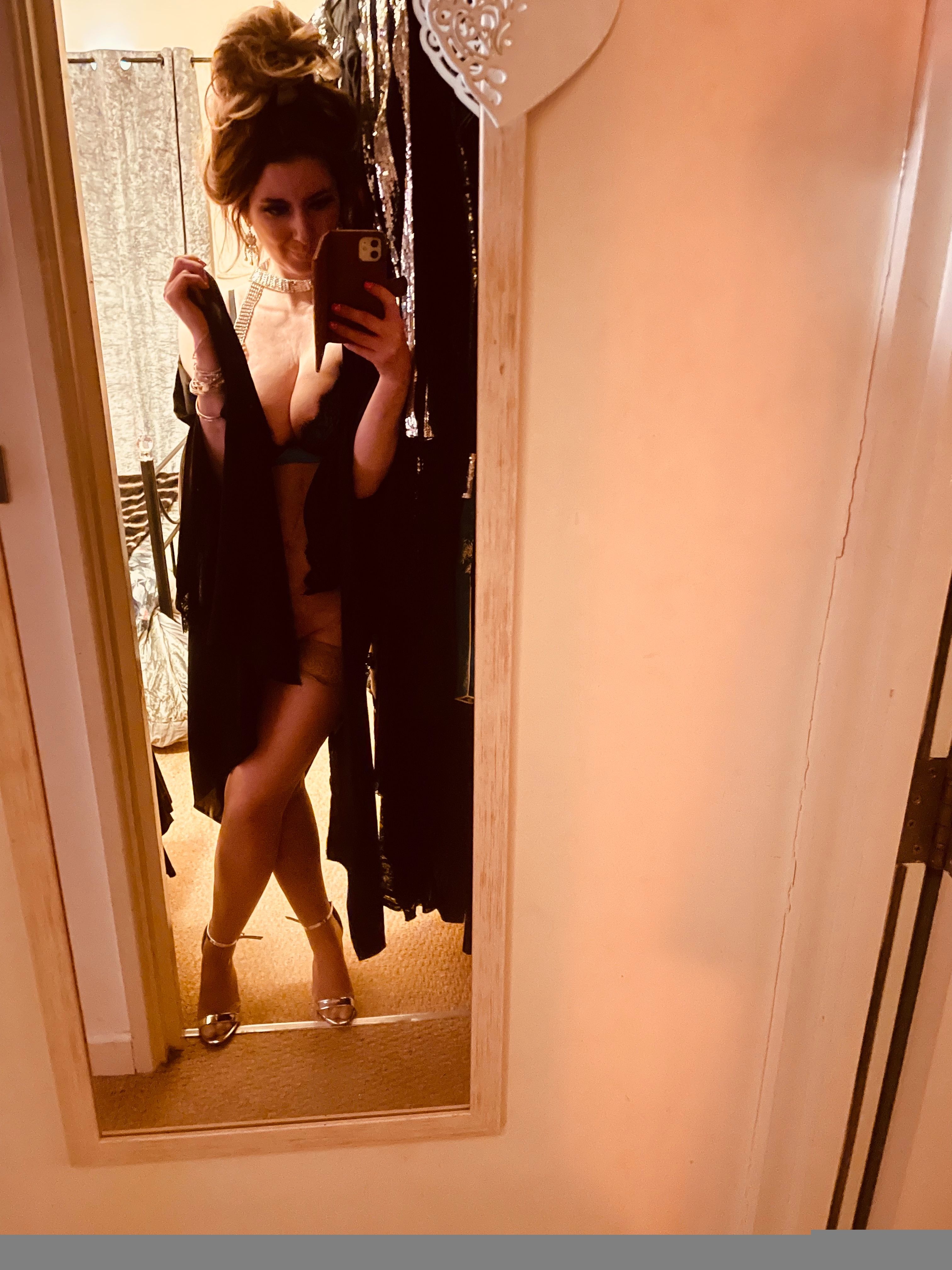 https://cdn.adultwork.com/gallery/G12/9074949.jpg