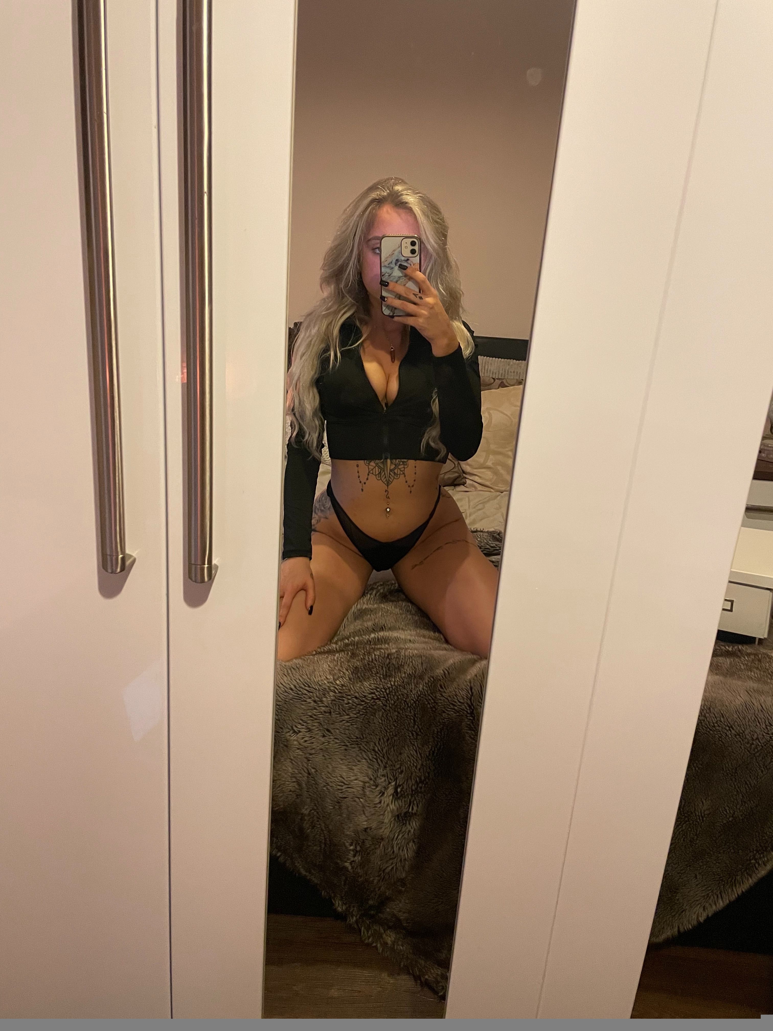 https://cdn.adultwork.com/gallery/G12/9079089.jpg