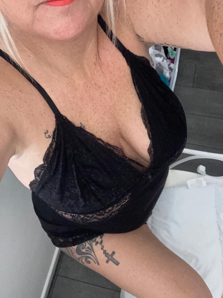 https://cdn.adultwork.com/gallery/G12/9079207.jpg