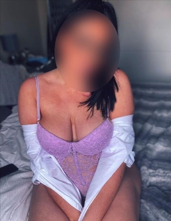 https://cdn.adultwork.com/gallery/G12/9083310.jpg