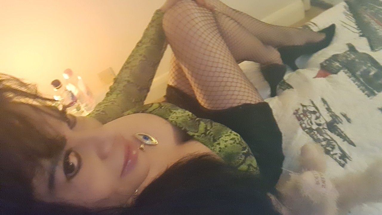 https://cdn.adultwork.com/gallery/G12/9084897.jpg