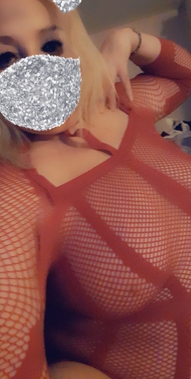 https://cdn.adultwork.com/gallery/G12/9085404.jpg