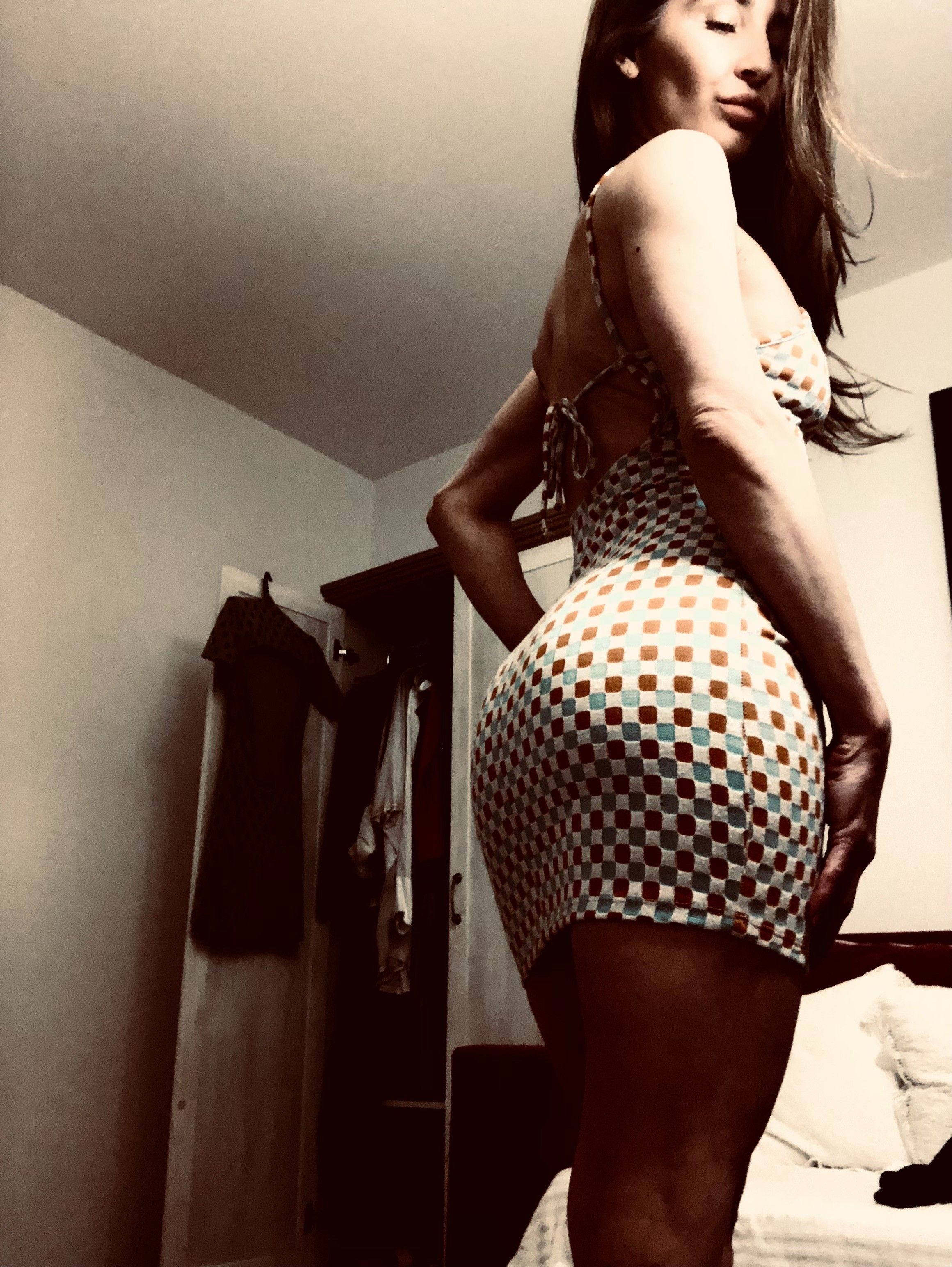 https://cdn.adultwork.com/gallery/G12/9085691.jpg